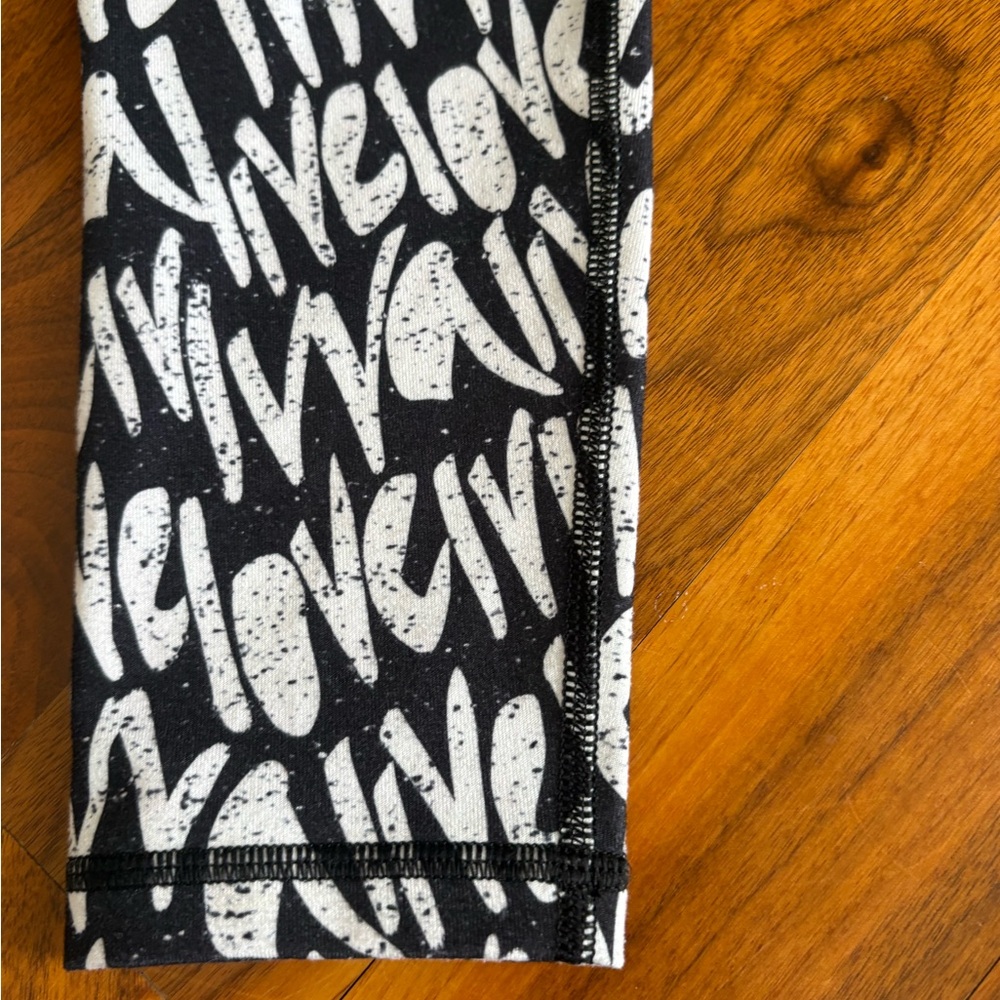 Ivivva by Lululemon Black and White Kids Leggings, size 12, USED - Picture 3 of 8